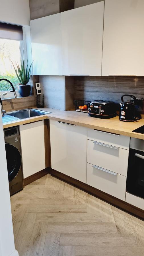 Beautiful 2Bed House With Garden, Walking Distance To Town - Free Parking Apartment Glasgow Exterior photo